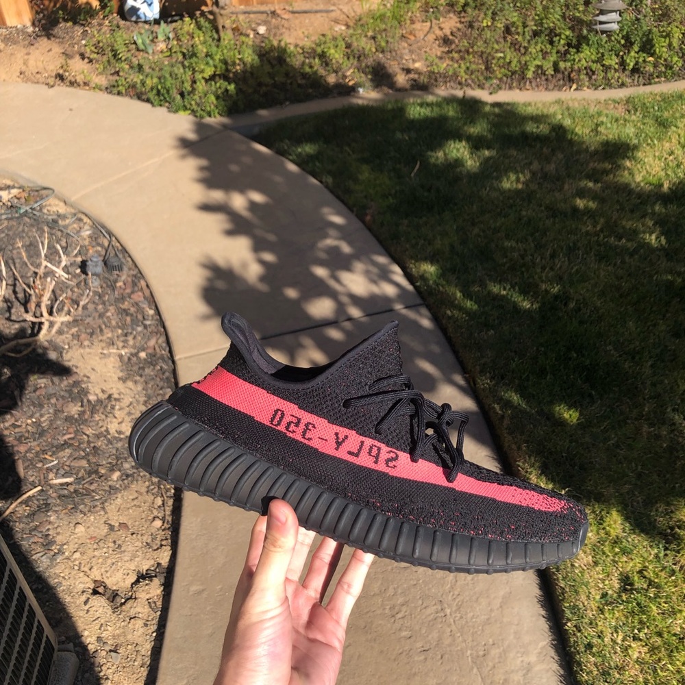 Addidas Yeezy Boost 350 V2 Core Black Red